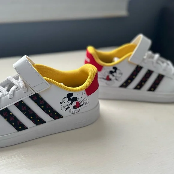 Disney - Mickey White Adidas sneakers kids size 3 - womens size 6 NWT